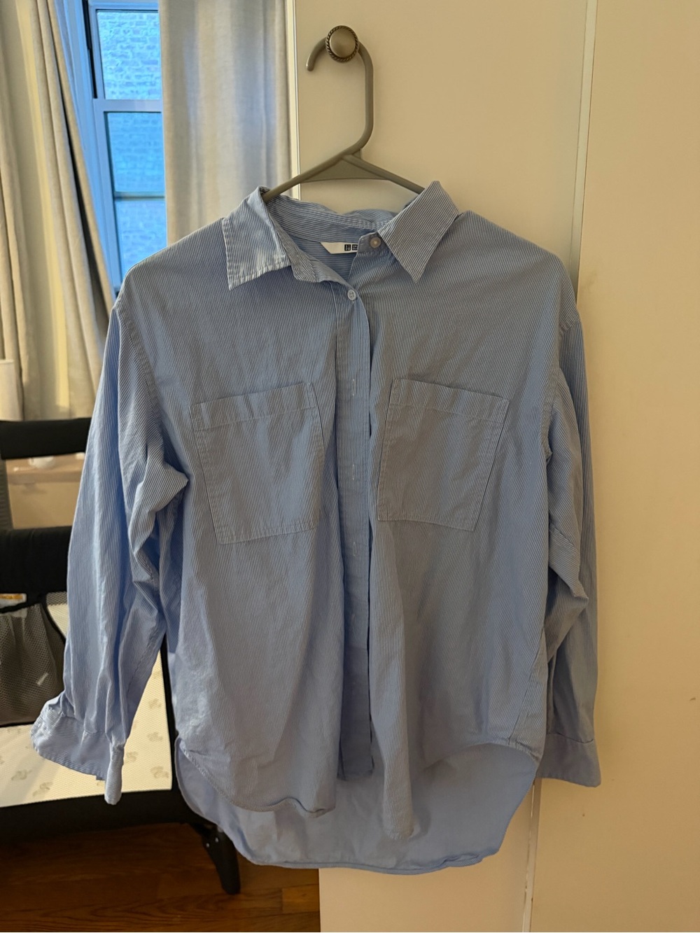 Uniqlo oversized button up — XS